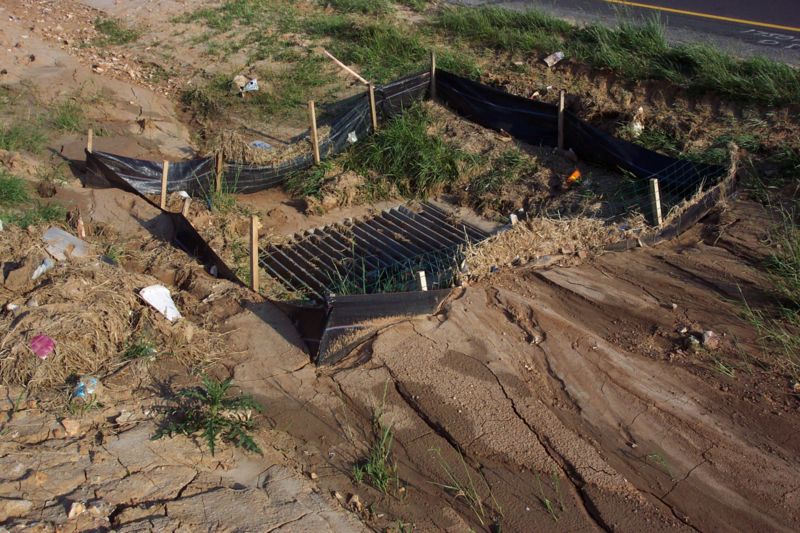 File:806.1.1.1 PHOTO 6b SILT FENCE PROTECTING DROP INLET.jpg