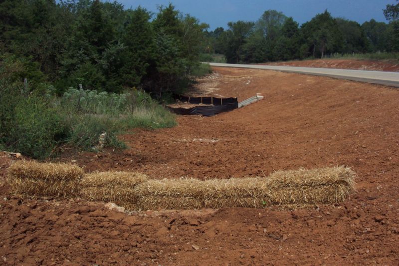 File:806.1.1.1 PHOTO 2 STRAW BALE.jpg