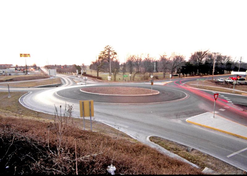 File:233.3 Photo1 Roundabout.jpg