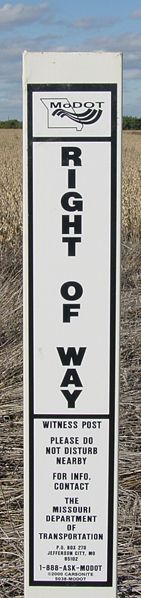 File:643.2.1.38 right of way.jpg