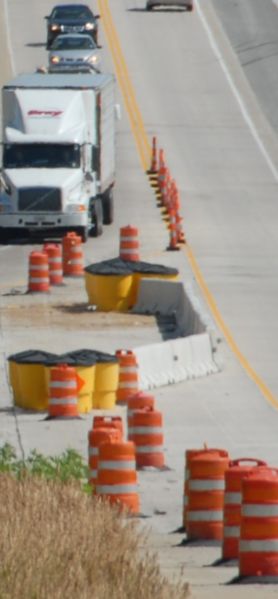 File:617.1.1 temp concrete traffic barrier.jpg