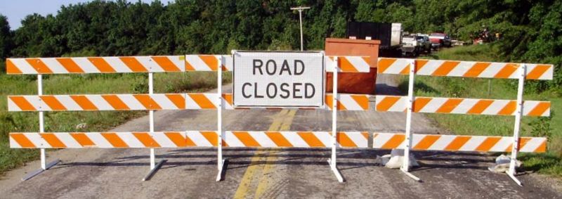 File:616.6 Road closed correctly.jpg