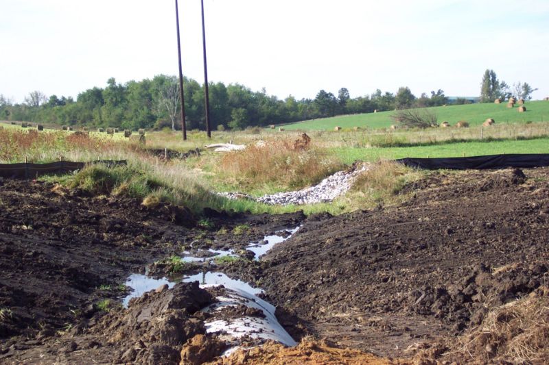 File:806.1.1.1 PHOTO 7 ROCK DITCH CECK IN CHANNEL.jpg